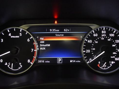 Used 2025 Nissan Sentra SR w/ SR Premium Package FWD image 27