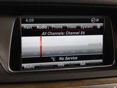 Used 2014 Mercedes-Benz E 550 4MATIC Sedan image 27