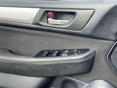 Used 2018 Subaru Outback 2.5i Premium image 19