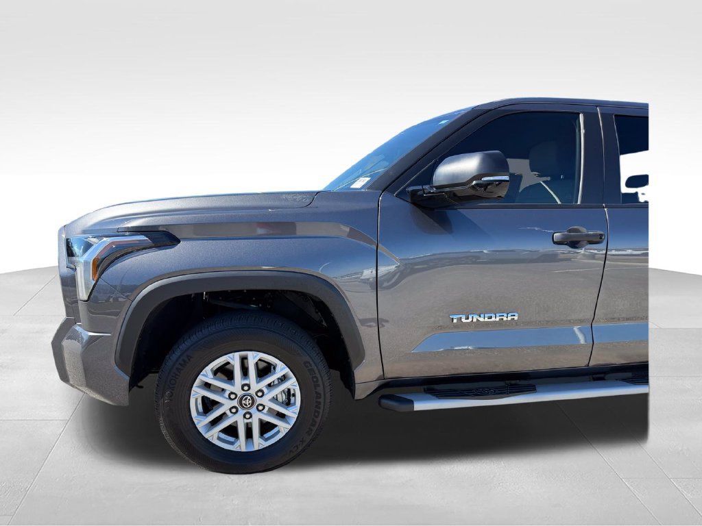 Used 2025 Toyota Tundra SR5 w/ SR5 Convenience Package AWD/4WD image 24