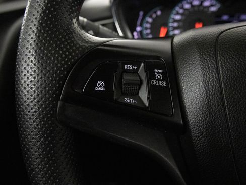 Used 2021 Chevrolet Trax LT image 27