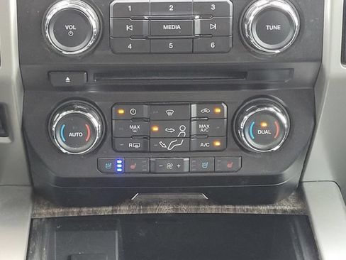 Used 2017 Ford F250 Lariat w/ Lariat Value Package AWD/4WD image 24