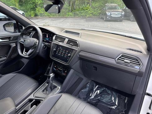 Used 2023 Volkswagen Tiguan SE R-Line FWD image 27