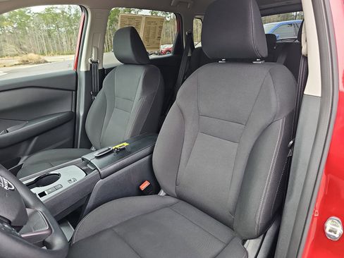 Used 2025 Nissan Rogue S image 15