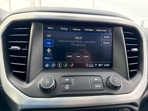 Used 2023 GMC Acadia SLT w/ Preferred Package AWD/4WD image 16