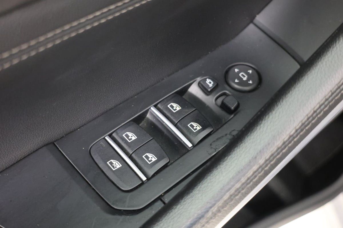 Used 2022 BMW X6 M50i w/ Executive Package AWD/4WD image 23