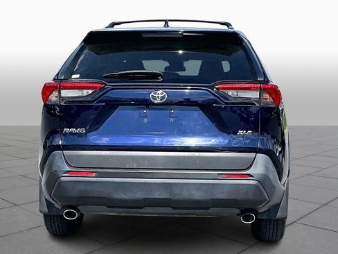 Used 2019 Toyota RAV4 XLE w/ Carpet Mat Package image 5