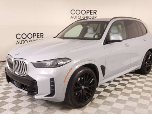 Used 2024 BMW X5 xDrive40i w/ M Sport Package AWD/4WD image 11