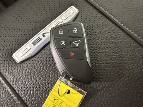 Used 2025 GMC Sierra 2500 Denali w/ Denali Reserve Package AWD/4WD image 26