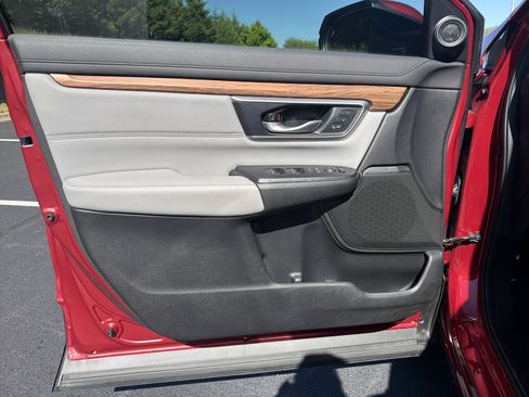 Used 2021 Honda CR-V Touring image 9