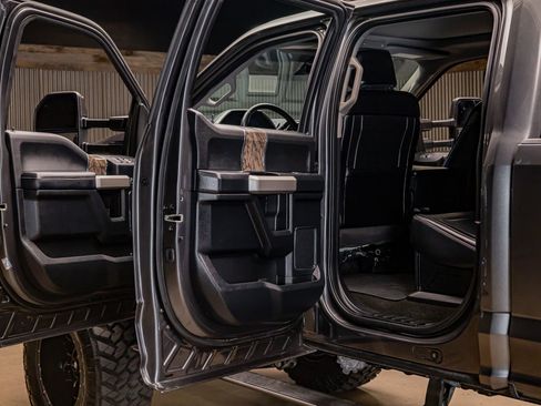 Used 2017 Ford F250 Lariat w/ Lariat Ultimate Package image 31