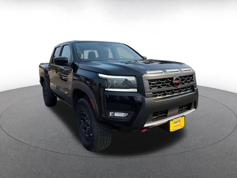 Used 2026 Nissan Frontier PRO-4X AWD/4WD image 3