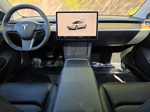 Used 2023 Tesla Model 3 Standard Range image 14