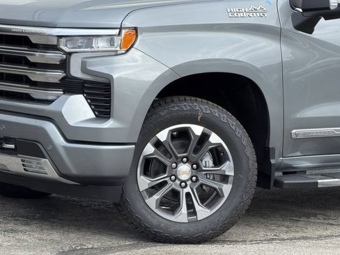New 2026 Chevrolet Silverado 1500 High Country w/ Technology Package AWD/4WD image 8