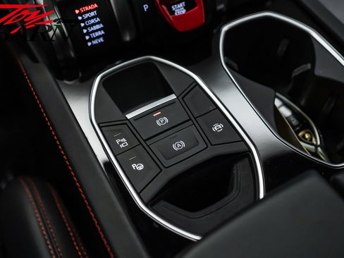 Used 2022 Lamborghini Urus AWD/4WD image 51