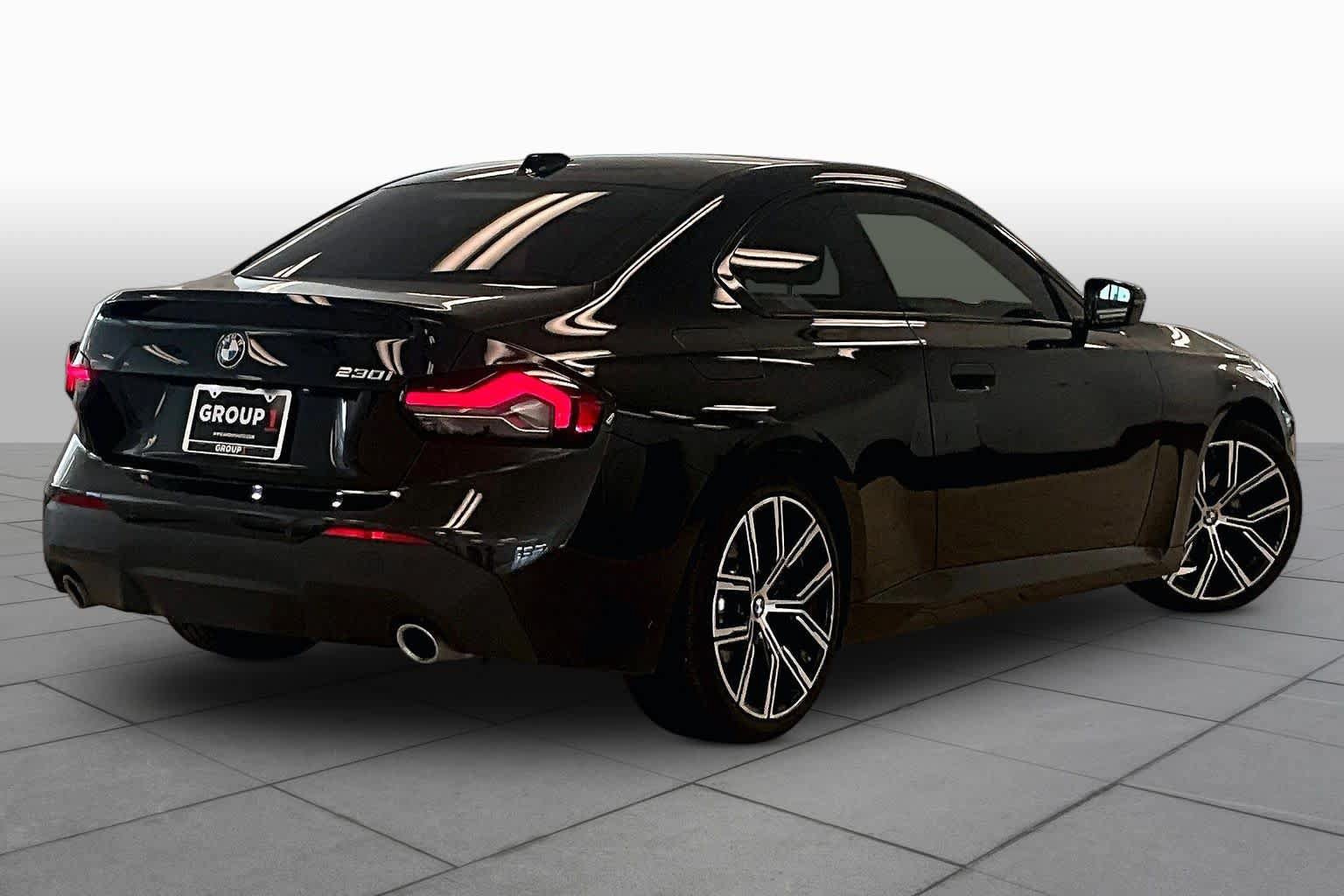 Used 2024 BMW 230i Coupe w/ Convenience Package RWD image 11