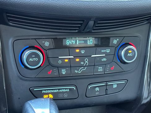 Used 2017 Ford Escape Titanium image 26