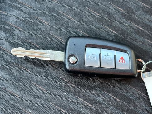 Used 2018 Nissan Rogue S AWD/4WD image 14
