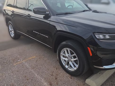 Used 2024 Jeep Grand Cherokee L Laredo AWD/4WD image 4