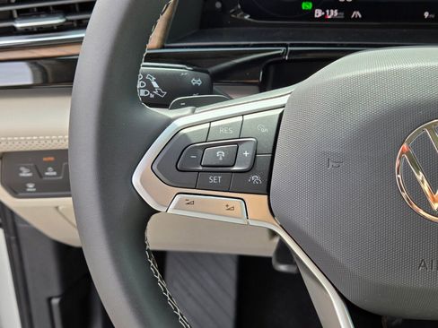 New 2026 Volkswagen Atlas SE FWD image 12