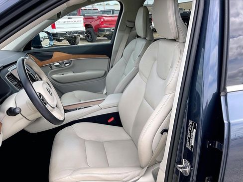 Used 2022 Volvo XC90 T6 Momentum w/ Advanced Package image 18