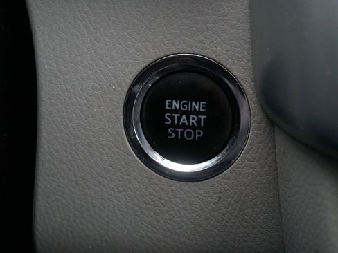 Used 2016 Toyota Highlander Limited image 28