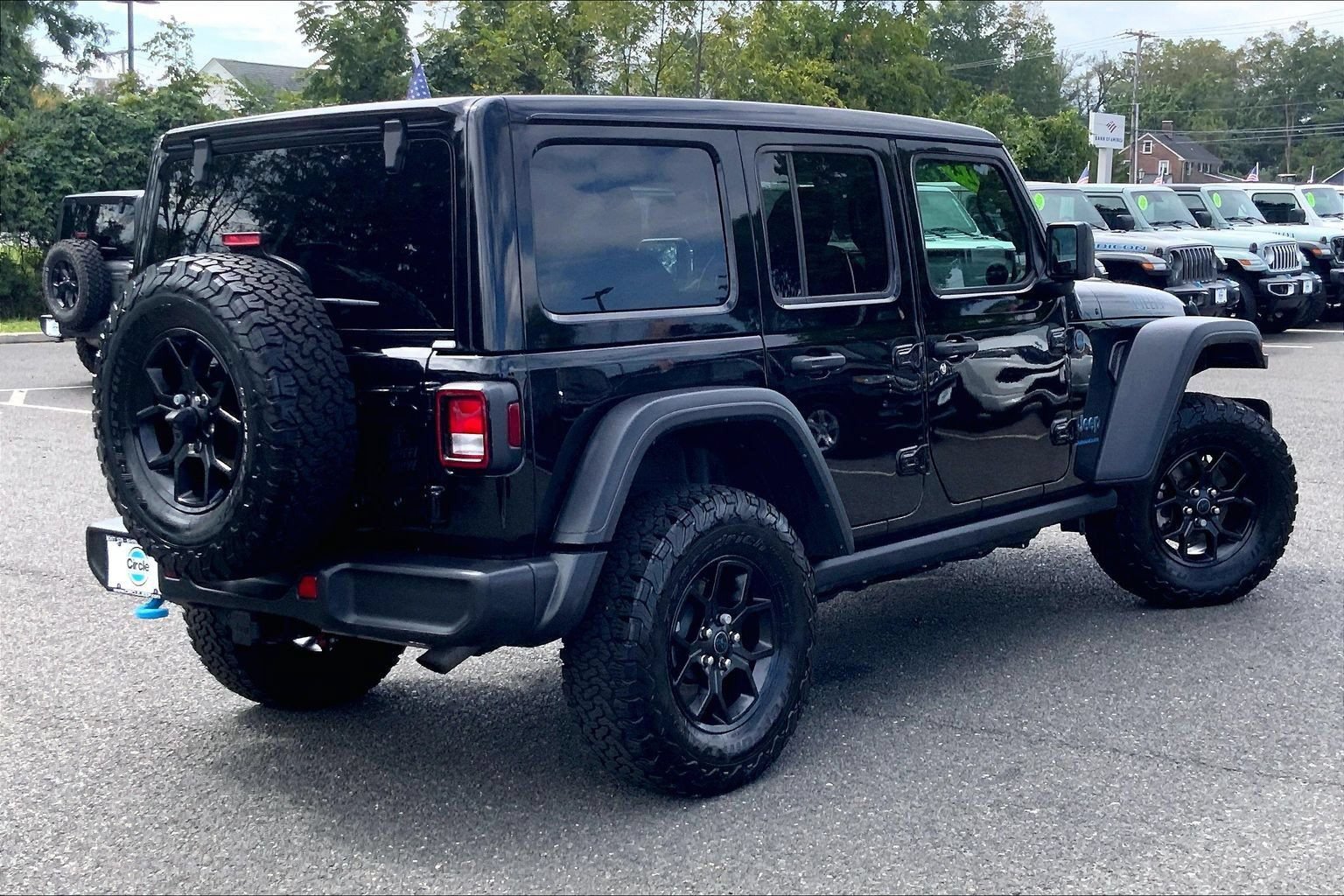 Certified 2024 Jeep Wrangler Unlimited AWD/4WD image 12
