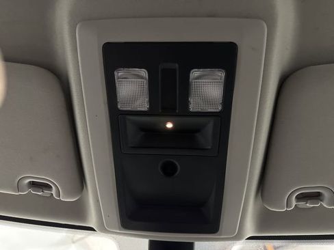 Used 2022 RAM 1500 Classic SLT image 24