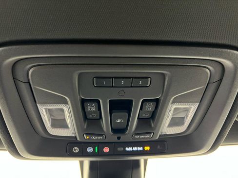 Used 2020 Chevrolet Silverado 1500 High Country AWD/4WD image 31