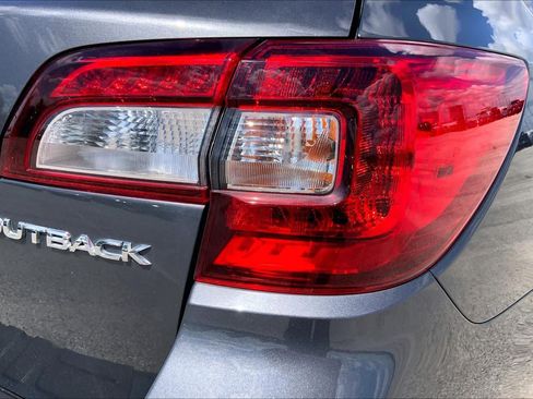 Used 2018 Subaru Outback 2.5i Limited AWD/4WD image 30