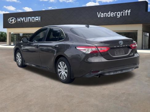 Used 2020 Toyota Camry LE FWD image 10