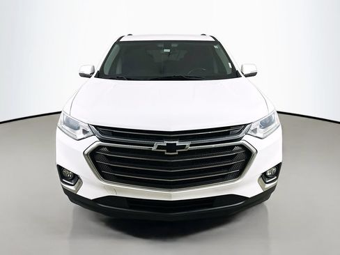 Used 2021 Chevrolet Traverse LT FWD image 2