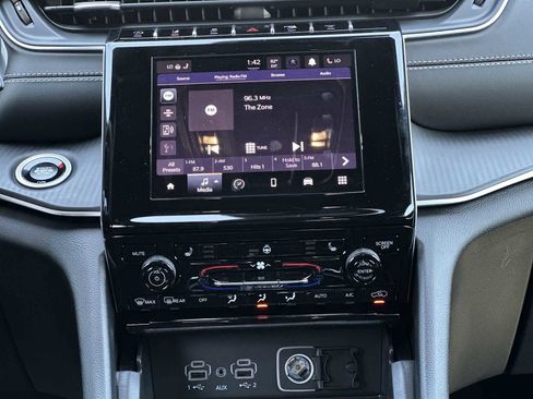 Used 2025 Jeep Grand Cherokee L Laredo w/ Luxury Tech Group I image 12