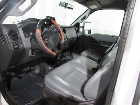 Used 2016 Ford F550 2WD Regular Cab Super Duty image 27