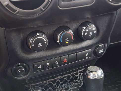 Used 2017 Jeep Wrangler Unlimited Sport w/ Quick Order Package 24S AWD/4WD image 33