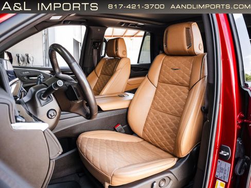 Used 2023 Cadillac Escalade Sport AWD/4WD image 4