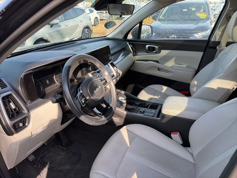 Used 2023 Kia Sorento S w/ Panoramic Sunroof Package image 11