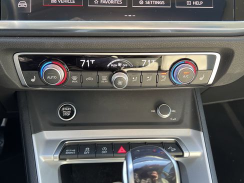 Used 2023 Audi Q3 2.0T Premium w/ Convenience Package image 30