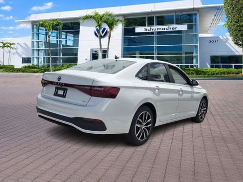 New 2026 Volkswagen Jetta SE FWD image 7