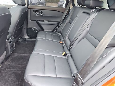 Used 2023 Nissan Rogue SL w/ SL Premium Package image 27