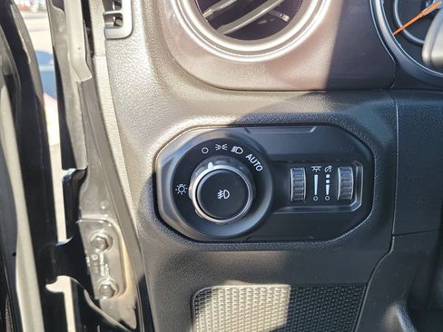 Used 2021 Jeep Wrangler Unlimited Sport image 16