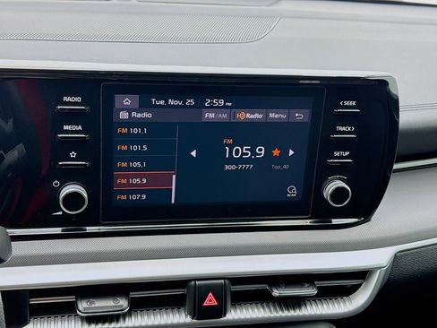 Used 2022 Kia K5 LXS image 11