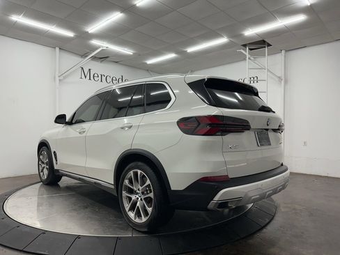 Used 2024 BMW X5 xDrive40i w/ Parking Assistance Package AWD/4WD image 5