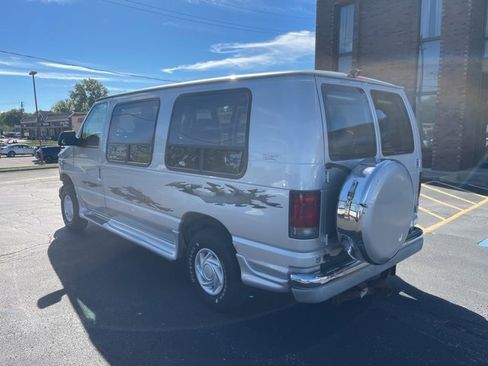Used 2002 Ford E-150 and Econoline 150 image 7