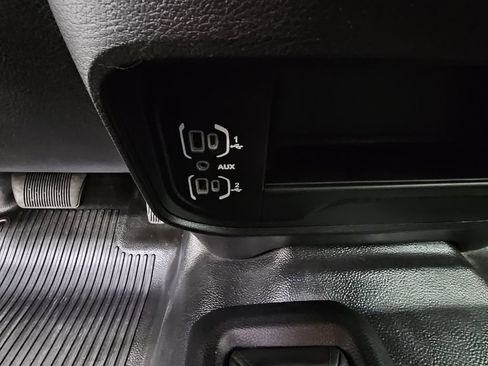 Used 2024 RAM 2500 Tradesman w/ Chrome Appearance Group image 19