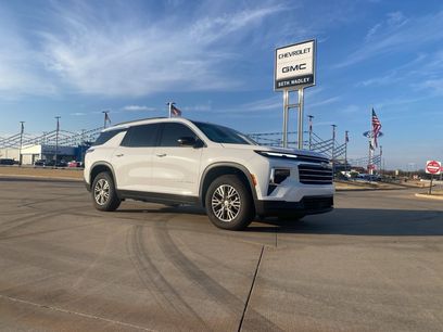 New 2025 Chevrolet Traverse LT w/ Enhanced Driving Package