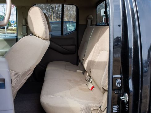 Used 2016 Nissan Frontier SV w/ SV Value Truck Package image 17