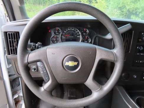 Used 2017 Chevrolet Express 3500 LT w/ LT Preferred Equipment Group RWD image 17