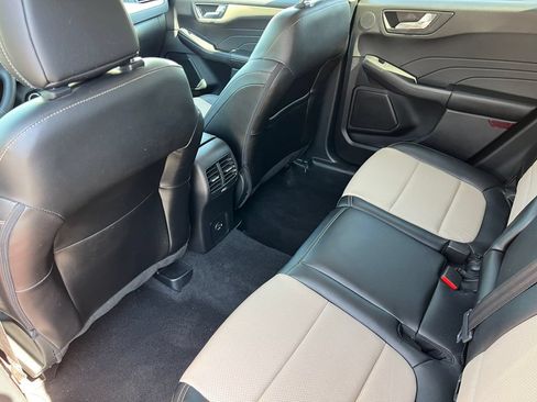 Used 2021 Ford Escape Titanium w/ Titanium Elite Package AWD/4WD image 36