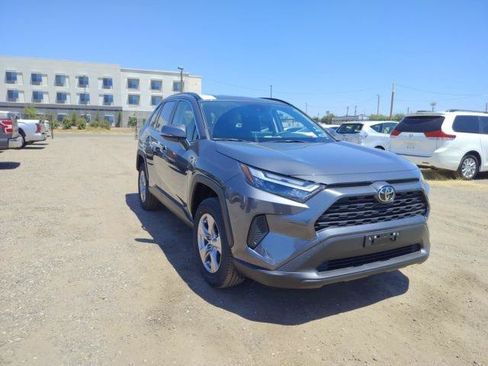 Certified 2025 Toyota RAV4 LE AWD/4WD image 1